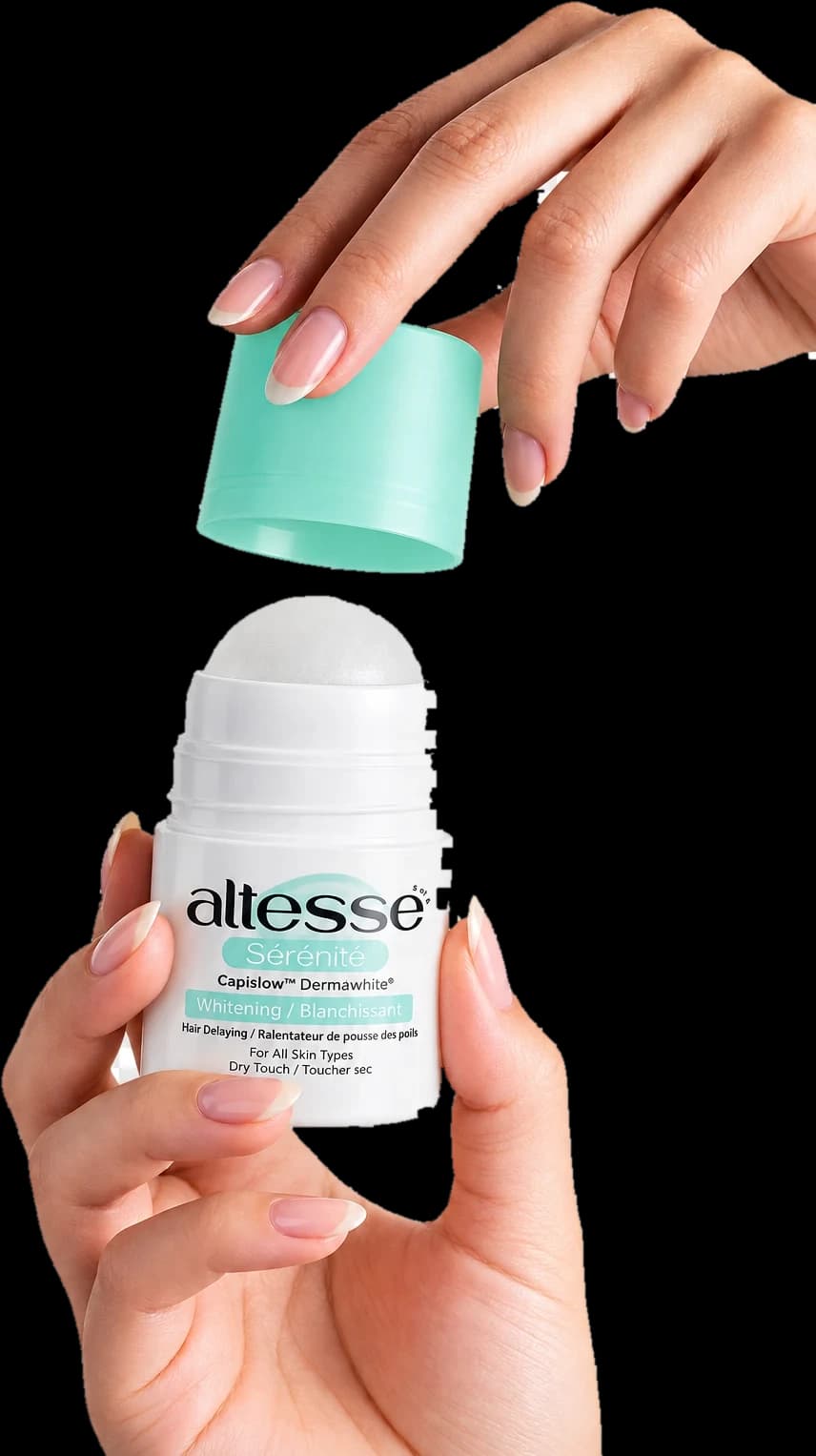 Altesse Soin Sérénité whitening and hair-delaying deodorant, held in two hands with the cap lifted.